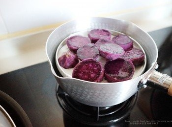 step1: 先將紫蕃薯和南瓜分層蒸熟