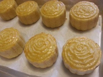 step20: 取出掃上一層蛋漿，吹乾約10分鐘後。