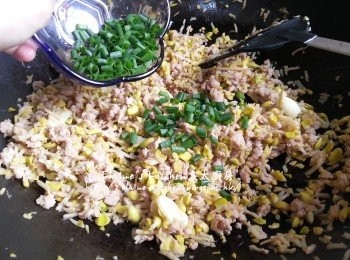 step12: 最後加入2/3份量的蔥粒拌勻