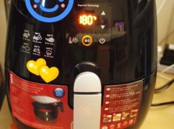 step1: 先把Airfryer 以180℃ 3分鐘預熱