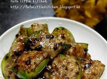 step7: 倒入青椒魚肉與汁料混合輕炒，即可享用。