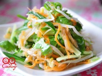 step7: 當然還有家人不愛吃辣的原味的涼拌海蜇皮喔..