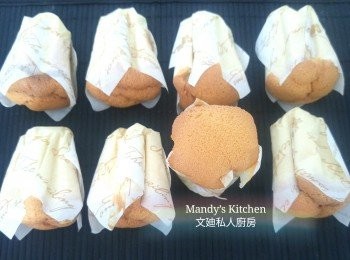 step8: 蛋糕焗熟後從模倒出攤凍。