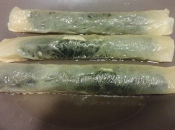 step3: 油請勿太熱,慢火慢慢炸,墨魚膠好快熟的。