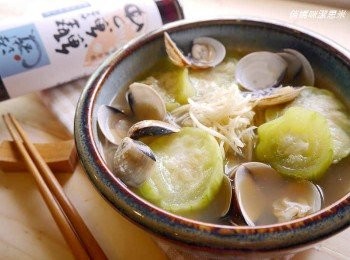 step3: *外鍋放一杯水清蒸即可~