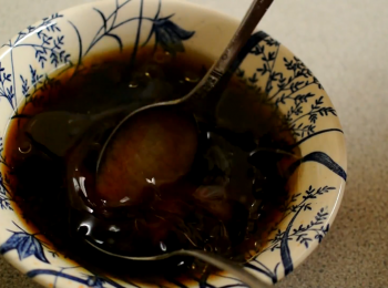 step4: 將茄汁, 糖, 醋, 生抽, 水, 麻油溝好