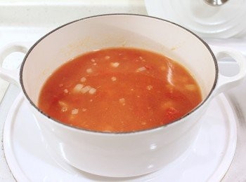 step8: 注入清雞湯煮滾。