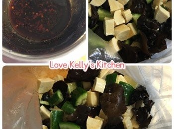 step2: 青瓜去頭尾切一半，用菜刀拍一拍切粒，用一茶匙鹽醃30分鐘; 素雞切粒備用；