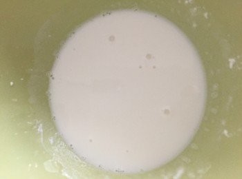 step1: 糯米粉、粘米粉、糖混合，加冷水拌勻，