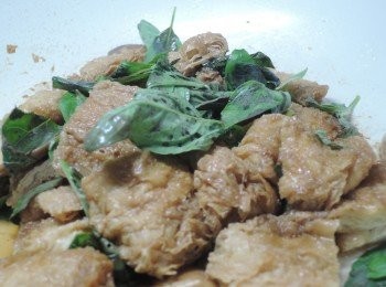 step5: 下九層塔拌炒一下即可