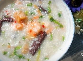 step9: 煮好再加適量鹽和胡椒粉調味 , 最後灑一些紅椒粉 , 能增色也能增味