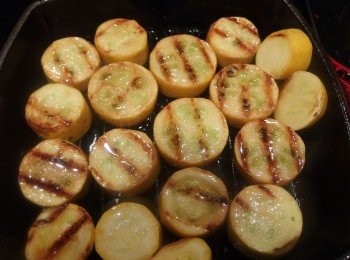 step4: 不要煎過熟,才能嚐到獨特的口感。完成時淋上少許的橄欖油及法式香料鹽及黑胡椒粉即可。