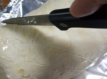 step13: 再用刀仔用陰力輕手界上鈄格仔花紋