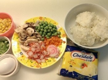 step1: 將時蔬.蟹肉棒切丁備用