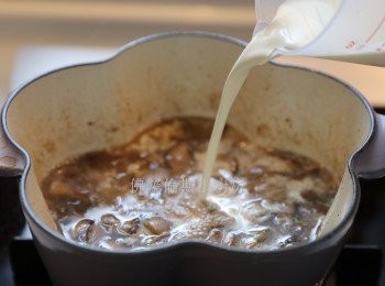 step8: (8) 最後加入忌廉煮滾