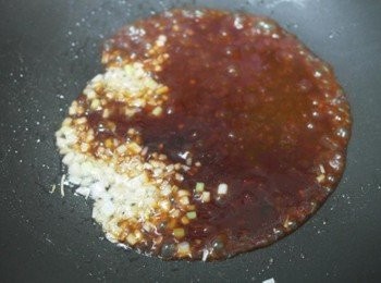 step5: 接著倒入<span class="group_3">調味料</span>~~用中火一邊攪拌煮到變濃稠狀態!!