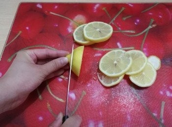step3: 檸檬切片。