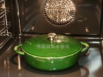 step5: 整煲入爐焗20-25分鐘 (視乎蟹之大細)