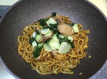 step5: 最後加入菜和肉炒勻即可