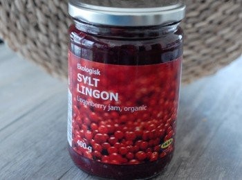step7: 再配以醬享用越橘果醬Lingonberry Jam （可在IKEA 買到）