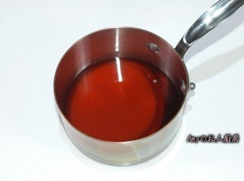 step2: 製作醬汁:將甜辣醬及柴魚醬油和味霖全部加入鍋裡煮滾,煮到有一點點濃稠即完成