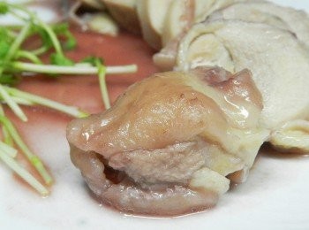 step7: 最後淋上紅酒醬汁即可