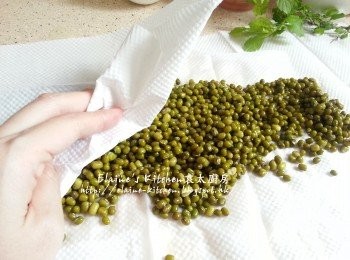 step2: 2小時後倒去水份再瀝乾及抹乾水份