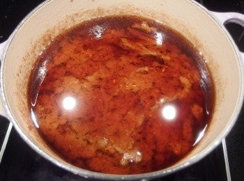 step10: 全程總共炒了30分鐘,薑泥吸附了黑麻油及調味料,色澤會偏深,味道稍重。喜歡麻油多一些就可自行添加。完成後放涼,再用消毒好的空罐裝瓶。可放冷藏儲存一個月。開罐後用乾淨的湯匙舀出,趁新鮮盡快享用。