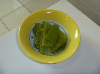 step4: 開鍋蓋,改中火邊拌邊加熱,煮至收乾即可.