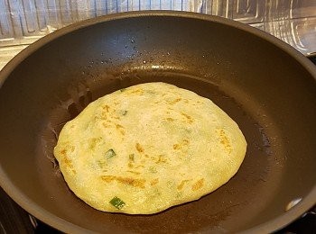 step7: 以中大火煎至微金黃