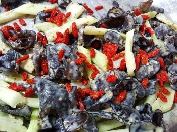 step6: 最後加入杞子拌勻，冷藏後即可。