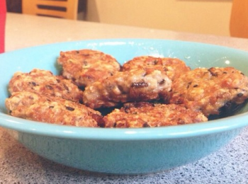 step6: 熱油鍋，油下多些，煎餅，完成~