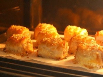 step11: 放入己預熱至200℃的焗爐中低層烤25分鐘。