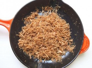 step9: 翻炒約15分鐘併調整所要的甜/鹹度。