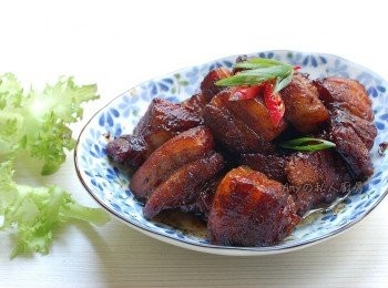 step4: 迷人的酒香讓紅燒肉更顯得美味,入口及化又軟嫩多汁的絕佳口感,是一道來自家鄉的好滋味。