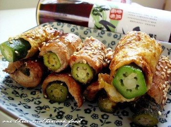 step5: 淋上醬汁再灑上熟白芝麻即可