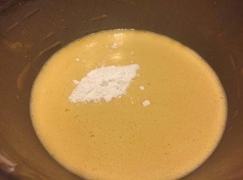 step8: 放入泡打粉，攪拌均匀