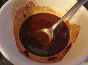 step2: 將所有<span class="group_2">調味料</span>加入碗中，充分的攪拌均勻待用。