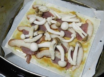 step3: 放上切片的鴨胸與菇類，入氣炸鍋120度10分