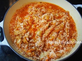 step4: 下泡菜，米炒勻