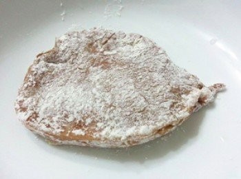 step2: 在沾上麵粉
