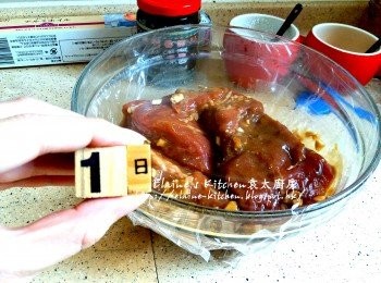 step3: 蓋上保鮮紙放入雪櫃靜待一晚