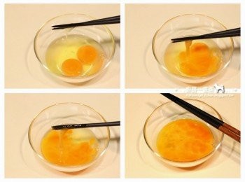 step8: 雞蛋兩顆打入碗中，以筷子將蛋白、蛋黃結塊之處稍微剪斷，再輕輕攪拌一下即可，不必打得太均勻（這是做出滑嫩蛋包的小祕訣!)。
