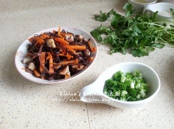 step6: 少許鹽調味拌勻炒數分鐘 , 盛起備用