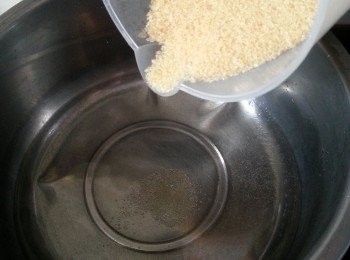 step1: 先用醋煮溶糖,調較到自己適合甜度灘凍.