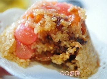 step10: 再把碗盆倒扣在另一個盤上，就完成小甜點囉!