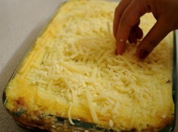 step10: 30分鐘後, 拿掉錫紙, 面鋪上車打芝士