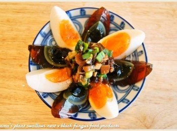 step4: 最後將步驟3的佐醬，直接擺放在盤中即可，吃來微辣爽口，滋味卻柔和順口。