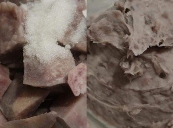 step2: 電鍋跳起後，將芋頭取出，趁熱用湯勺壓碎，喜歡甜一點的，可拌入適量的細砂糖，搗成泥狀備用（如右圖）