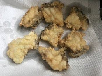 step5: 盛起斑塊放在廚房紙上吸去多餘油份，上碟備用。